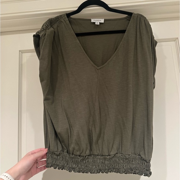 Evereve Khloe Smocked V-neck Top Olive Sz XL - Picture 2 of 7
